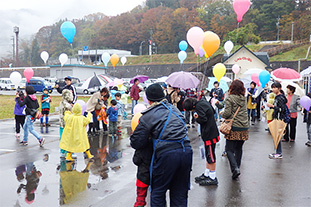 雨模様の会場